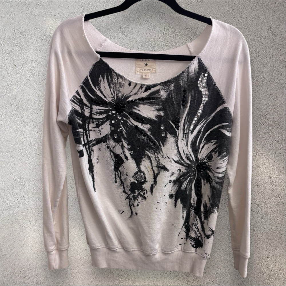 Forever 21 Black and White Floral Sweatshirt